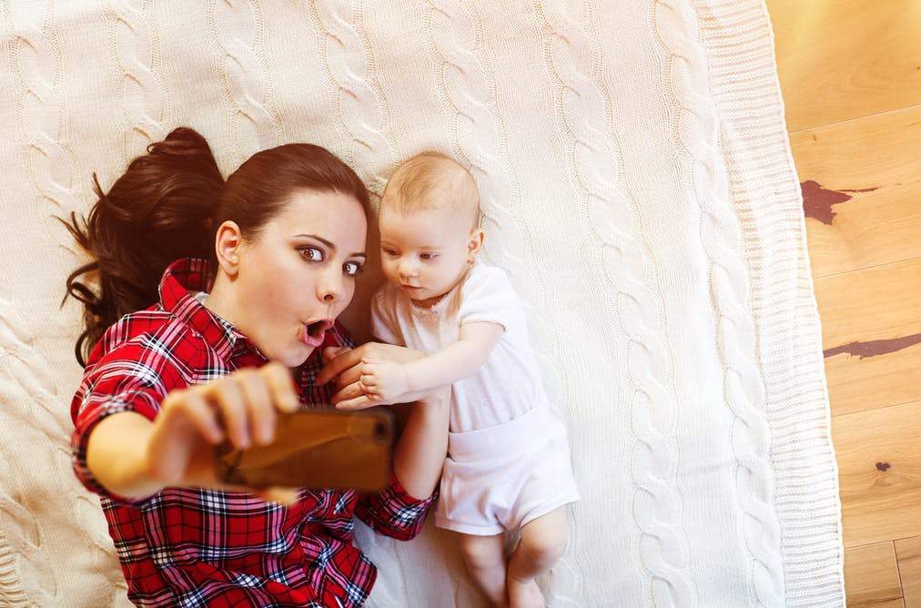 Instagram Ebeveynlerinin Psikolojik Tahlili ve Sürekli Kamera Önünde Olmanın Çocuklara Zararları