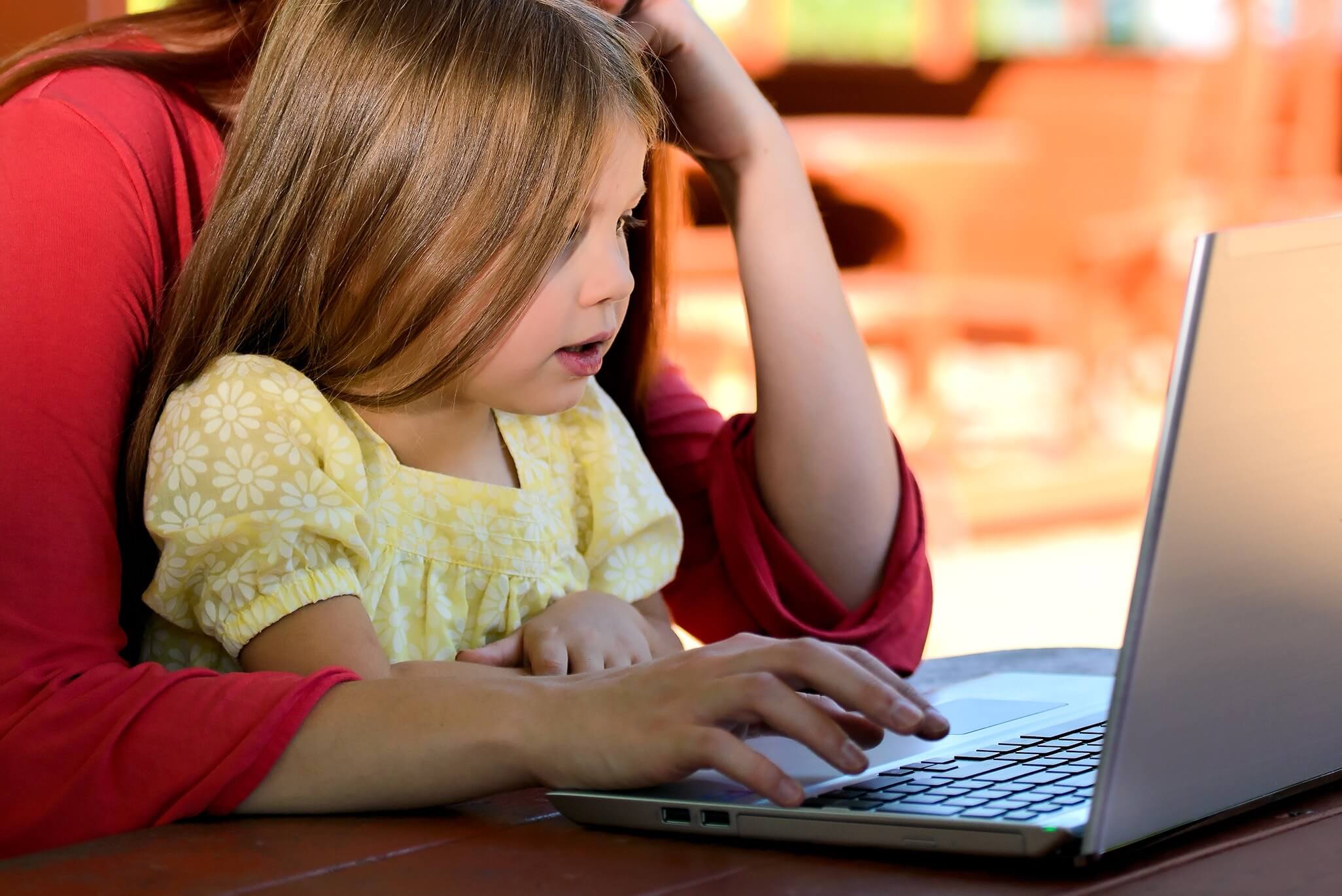 Dünya Sağlık Örgütü açıkladı: Çocuklar ekran karşısında ne kadar zaman geçirmeli? - Muzipo Kids Kurumsal
